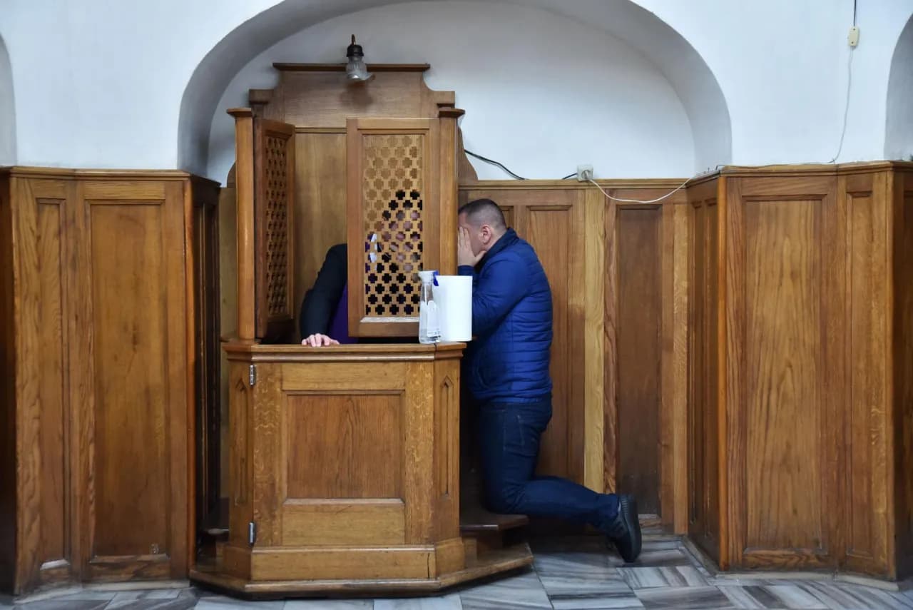 Spowiedź święta: kiedy została wprowadzona i jej znaczenie w Kościele
