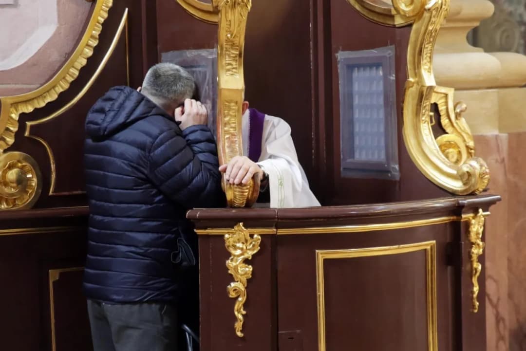 Jak brzmi spowiedź? Poznaj ważne elementy i ich znaczenie