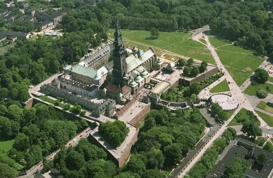 Sanktuarium Jasna Góra - historia, pielgrzymki i ważne informacje