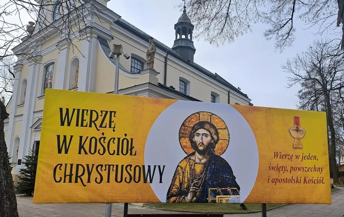 Co to znaczy, że kościół jest powszechny? Zrozumienie jego misji